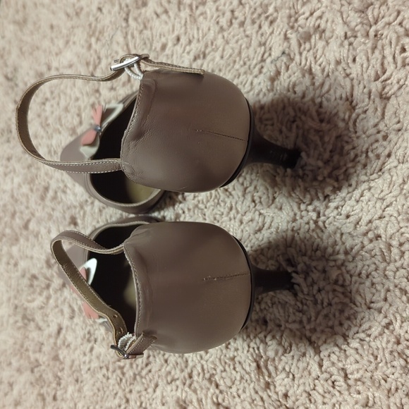 le Saunda Heels - Picture 6 of 10